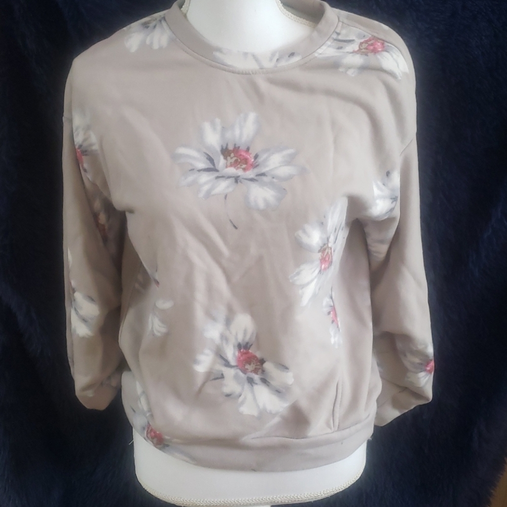 Sweatshirt w cinched sleeves